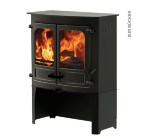 poêle à bois Island 3 sur bûcher de couleur noir de la marque Charnwood