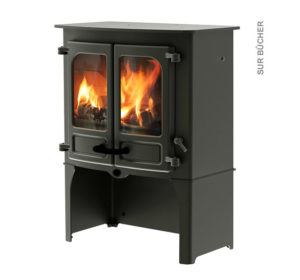 poêle à bois Island 2 sur bûcher de couleur noir de la marque Charnwood