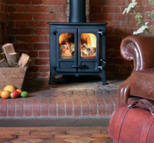 poêle à bois Island 1 sur pieds bas de couleur noir de la marque Charnwood