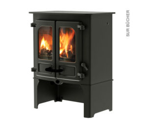 poêle à bois Island 1 sur bûcher de couleur noir de la marque Charnwood