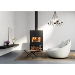 Poêle à bois magma de couleur acier noir sans sa porte bûcher de la marque Fonte Flamme