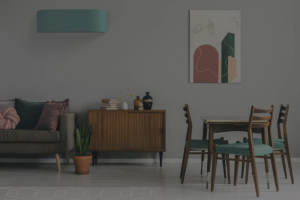 climatisation réversible haori de la marque TOSHIBA mise en situation dans un salon d'un appartement