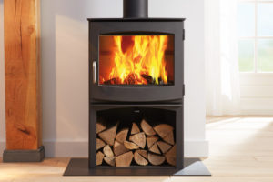 poêle bois IVAR 8 sur bûcher de la marque DIK GEURTS