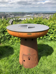 NERO - BRASERO BARBECUE PLANCHA REMUNDI à bois ou charbon de bois