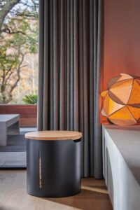 reserve-granule-baryl-couvercle-bois-acier-noir-ouvert-340x340